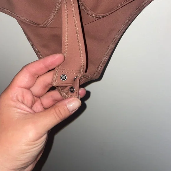 Abercrombie and Fitch Tan/Light brown bodysuit Medium - Picture 5 of 7